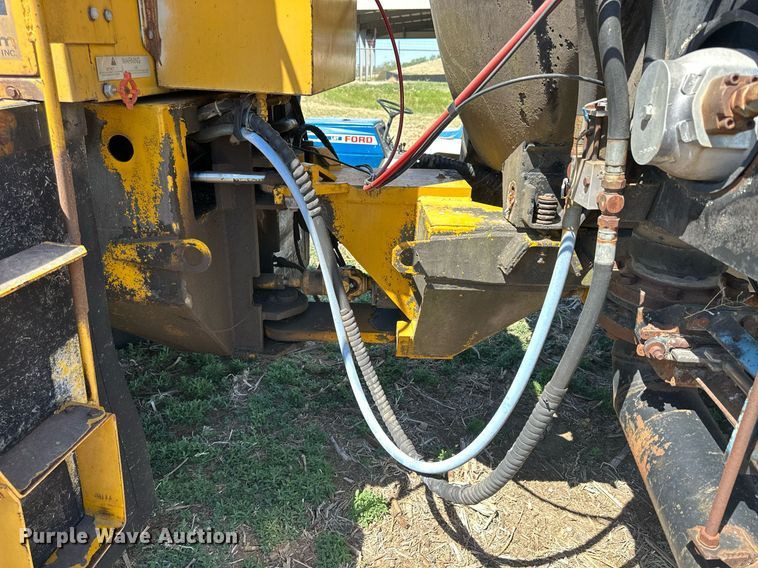 image for item KL9134 AG- Gator 1004  manure spreader truck