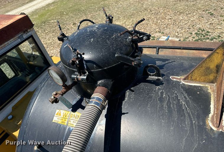 image for item KL9134 AG- Gator 1004  manure spreader truck