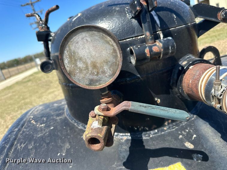 image for item KL9134 AG- Gator 1004  manure spreader truck