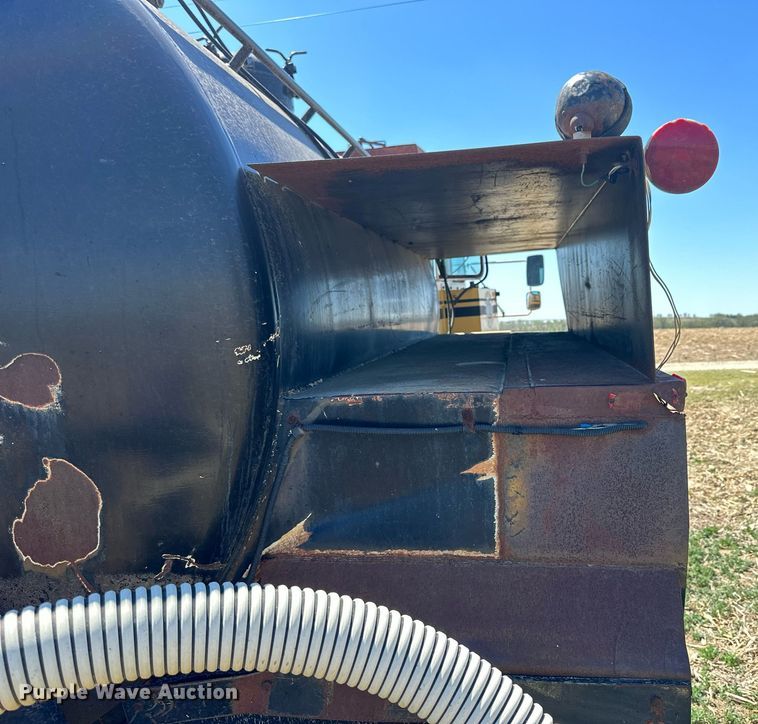 image for item KL9134 AG- Gator 1004  manure spreader truck