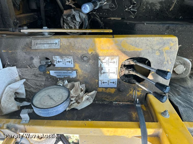 image for item KL9134 AG- Gator 1004  manure spreader truck