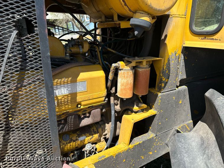 image for item KL9134 AG- Gator 1004  manure spreader truck