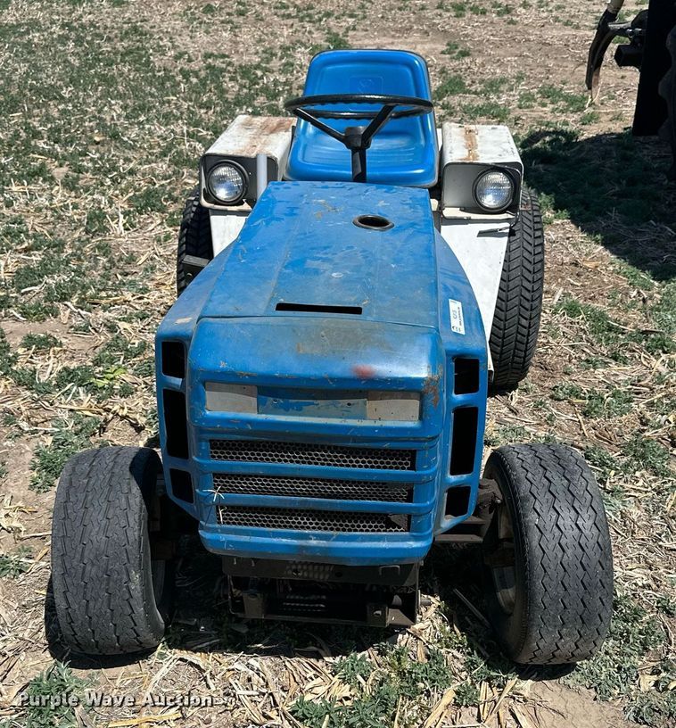 image for item KL9135 Ford LGT195  tractor