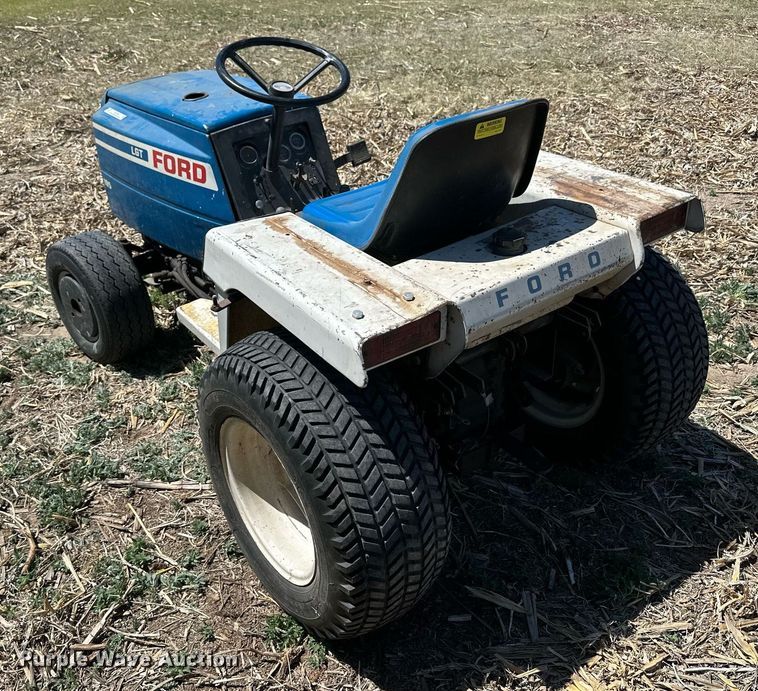 image for item KL9135 Ford LGT195  tractor