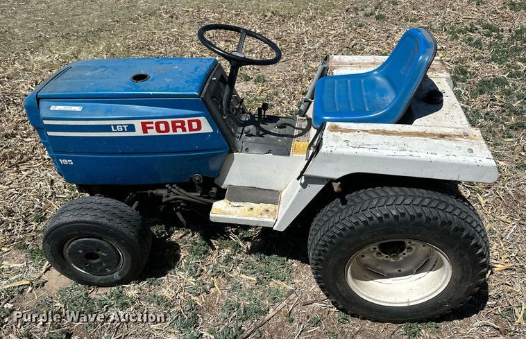 image for item KL9135 Ford LGT195  tractor