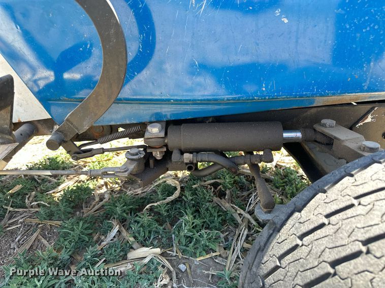 image for item KL9135 Ford LGT195  tractor