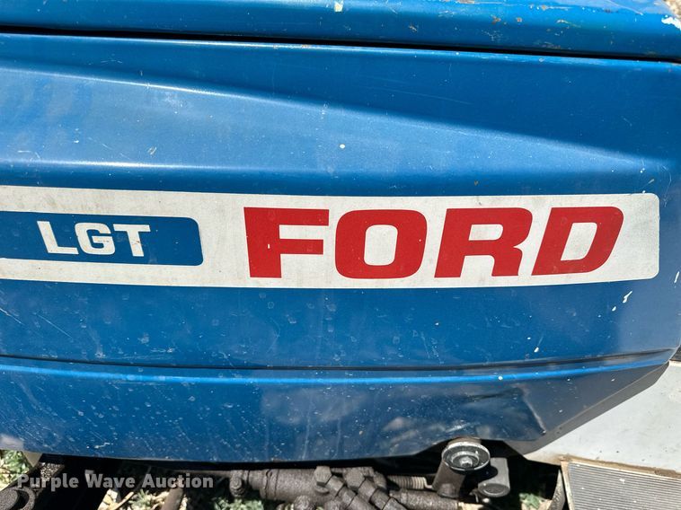 image for item KL9135 Ford LGT195  tractor