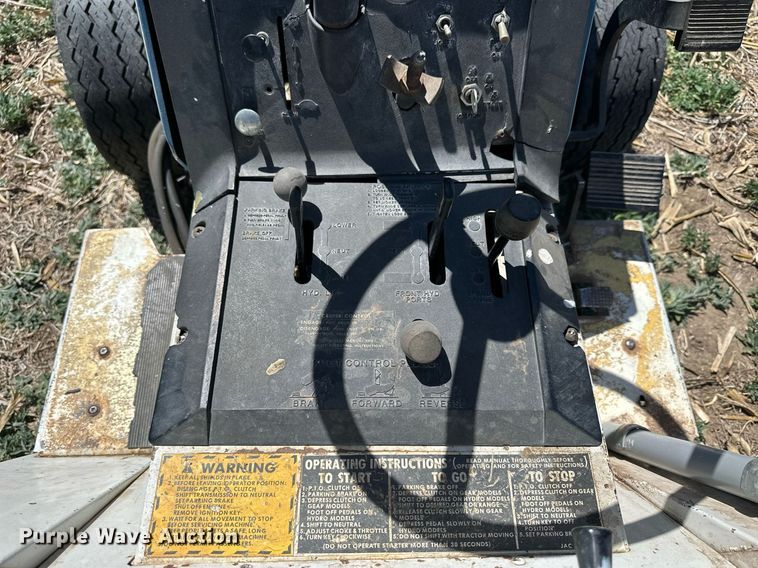 image for item KL9135 Ford LGT195  tractor