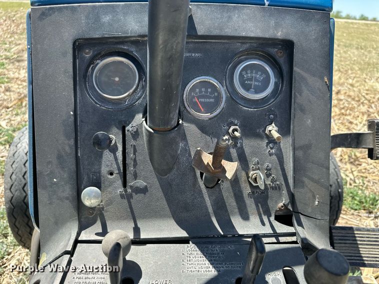 image for item KL9135 Ford LGT195  tractor