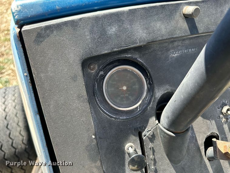 image for item KL9135 Ford LGT195  tractor