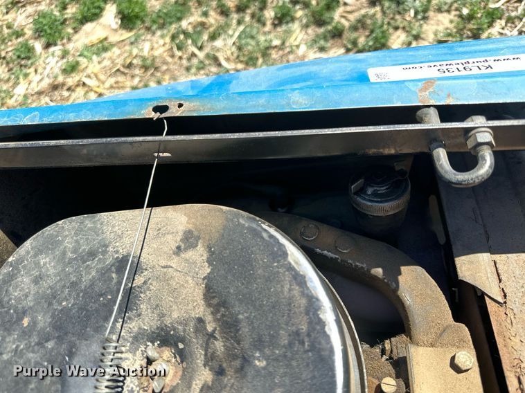 image for item KL9135 Ford LGT195  tractor