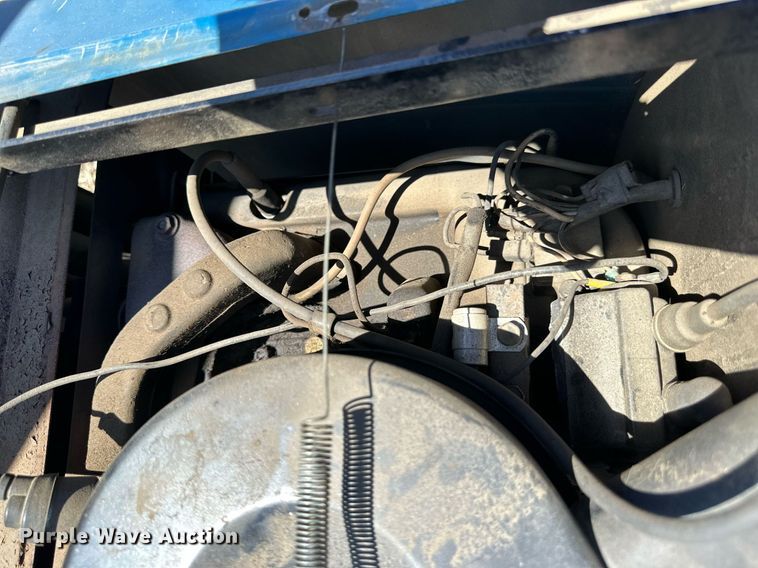 image for item KL9135 Ford LGT195  tractor