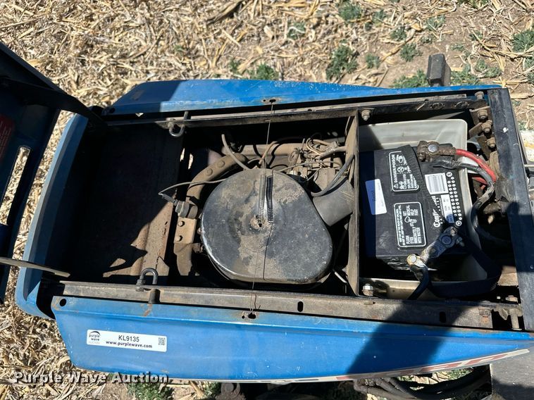 image for item KL9135 Ford LGT195  tractor