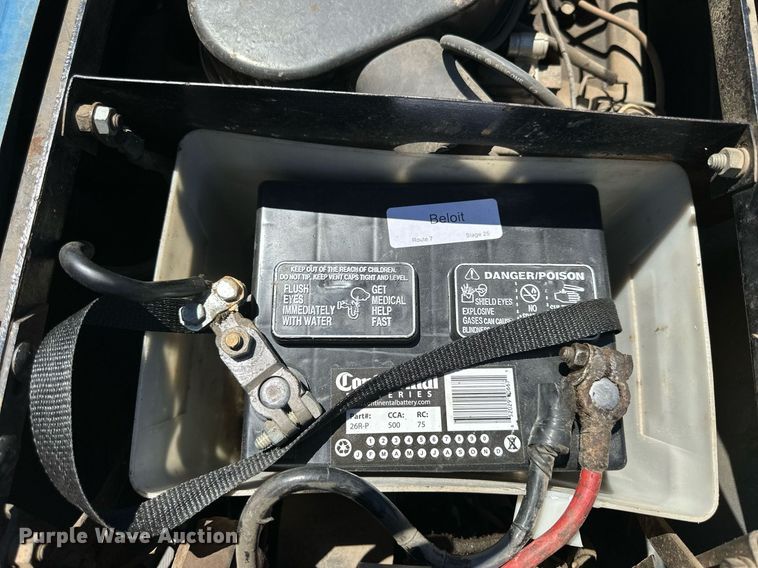 image for item KL9135 Ford LGT195  tractor