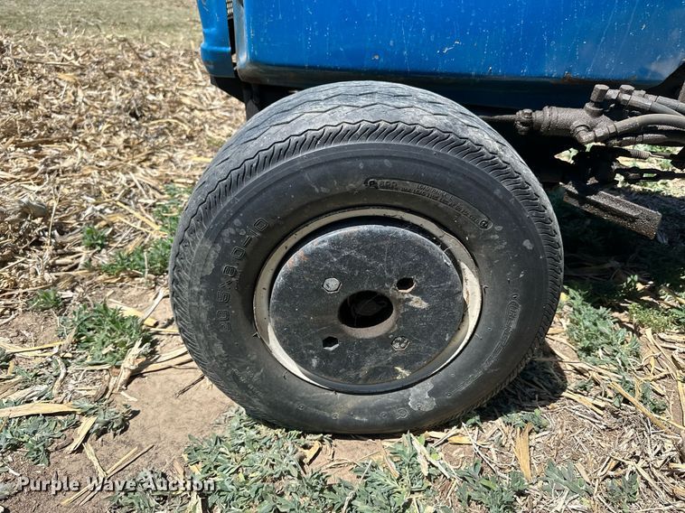 image for item KL9135 Ford LGT195  tractor