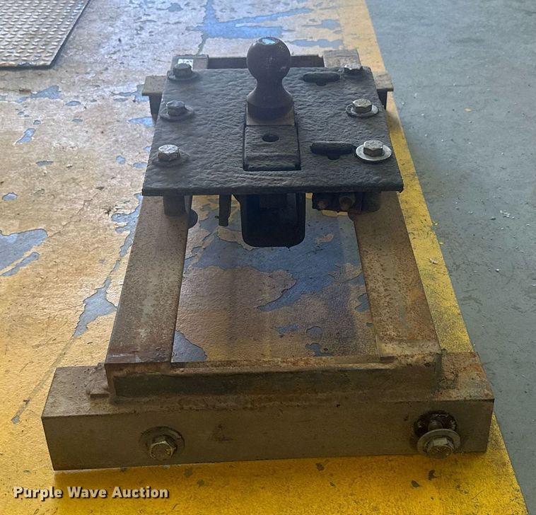 image for item KL9166 Gooseneck hitch