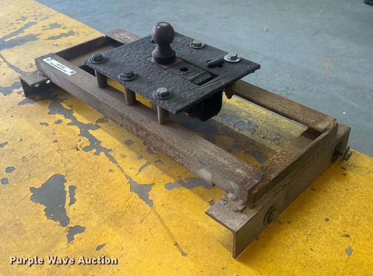 image for item KL9166 Gooseneck hitch
