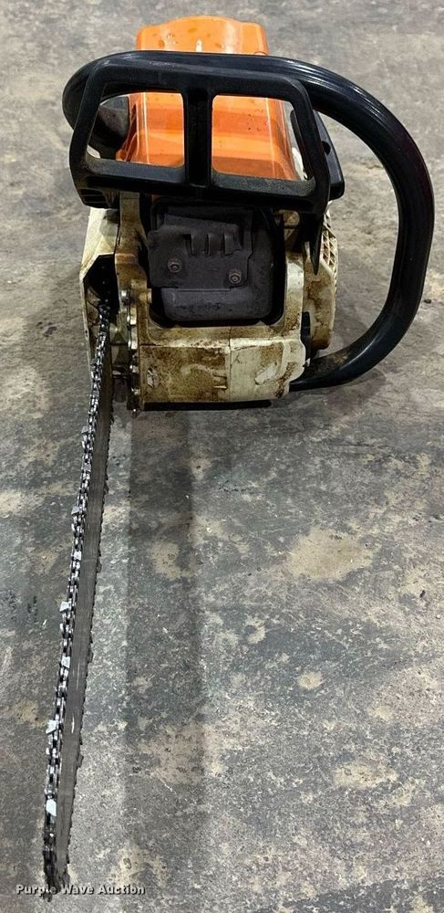 image for item KL9207 (2) chainsaws