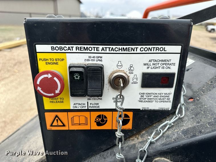image for item KL9211 2013 Bobcat WC-8BCHIPPER  skid steer wood chipper