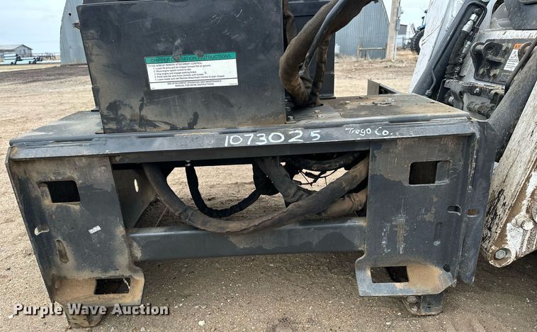 image for item KL9211 2013 Bobcat WC-8BCHIPPER  skid steer wood chipper