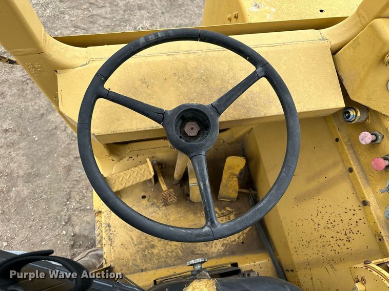 image for item KL9212 1979 Caterpillar 613B  elevating scraper