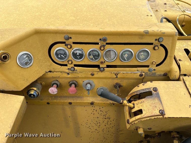 image for item KL9212 1979 Caterpillar 613B  elevating scraper