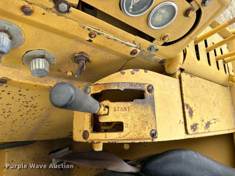 image for item KL9212 1979 Caterpillar 613B  elevating scraper