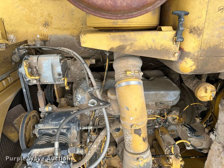 image for item KL9212 1979 Caterpillar 613B  elevating scraper