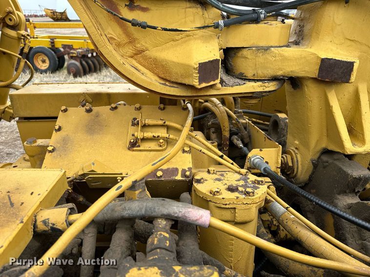 image for item KL9212 1979 Caterpillar 613B  elevating scraper