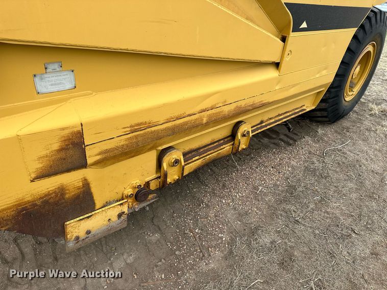 image for item KL9212 1979 Caterpillar 613B  elevating scraper