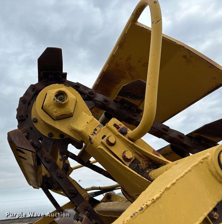 image for item KL9212 1979 Caterpillar 613B  elevating scraper