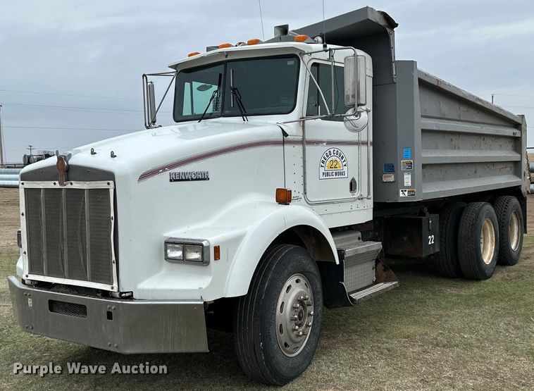 image for item KL9213 1994 Kenworth T800  dump truck
