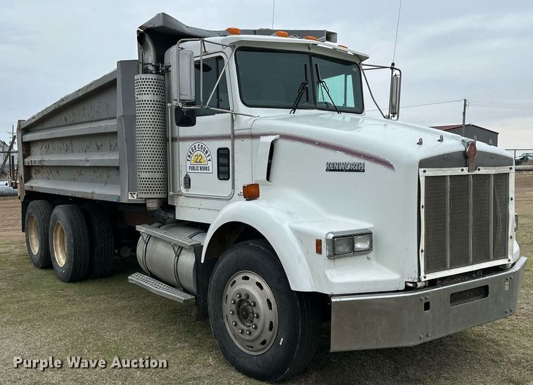 image for item KL9213 1994 Kenworth T800  dump truck