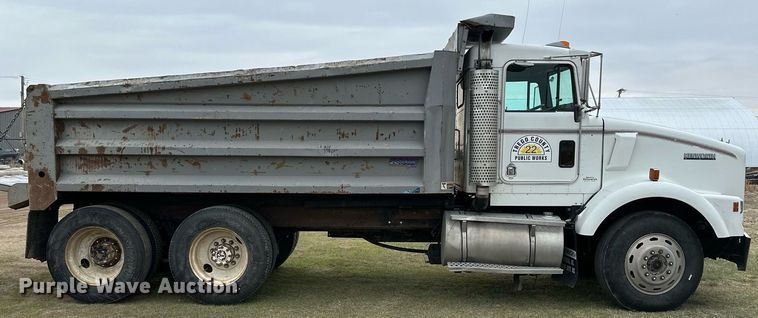 image for item KL9213 1994 Kenworth T800  dump truck