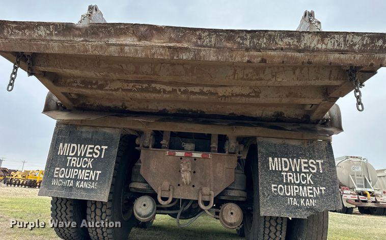 image for item KL9213 1994 Kenworth T800  dump truck