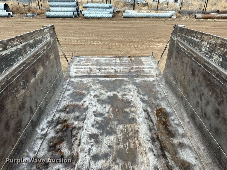 image for item KL9213 1994 Kenworth T800  dump truck