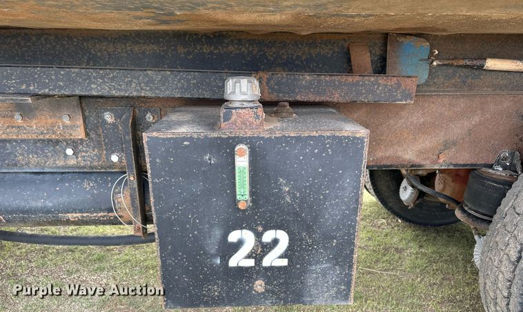 image for item KL9213 1994 Kenworth T800  dump truck