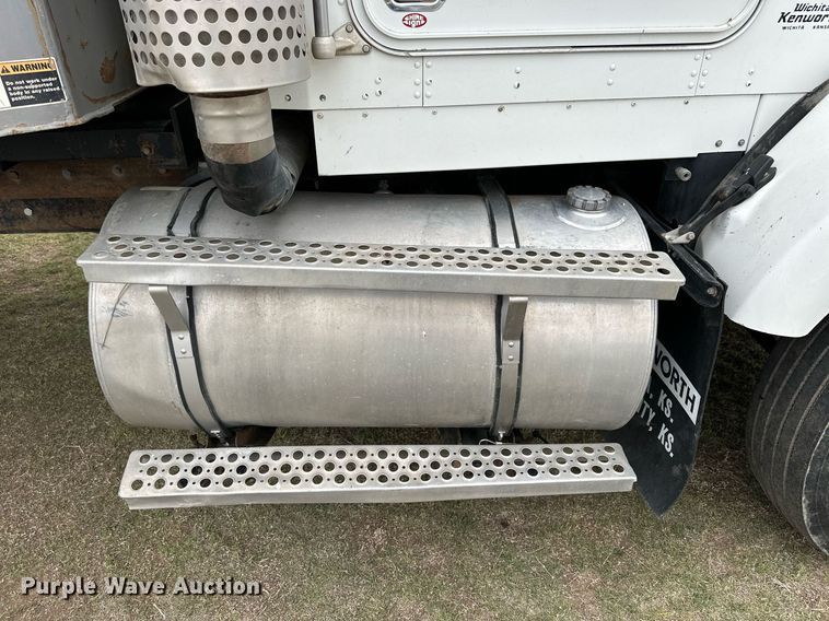 image for item KL9213 1994 Kenworth T800  dump truck