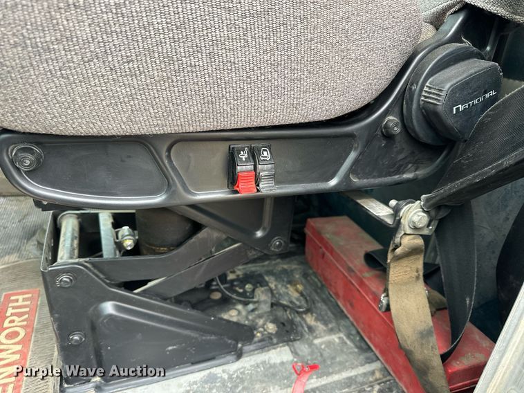 image for item KL9213 1994 Kenworth T800  dump truck