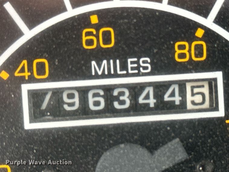 image for item KL9213 1994 Kenworth T800  dump truck