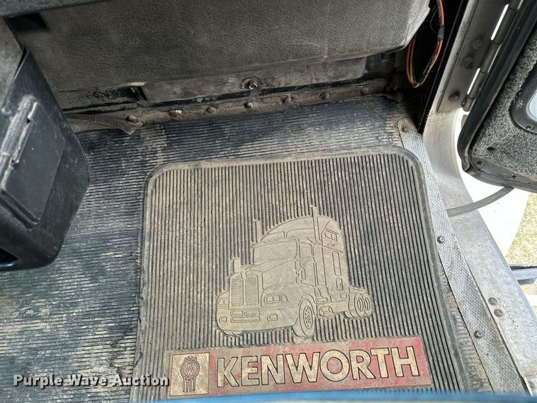 image for item KL9213 1994 Kenworth T800  dump truck