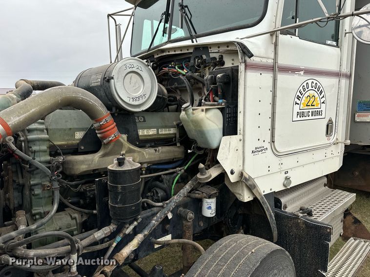 image for item KL9213 1994 Kenworth T800  dump truck