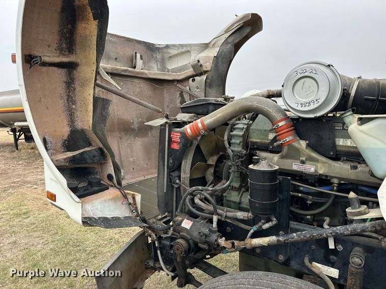 image for item KL9213 1994 Kenworth T800  dump truck