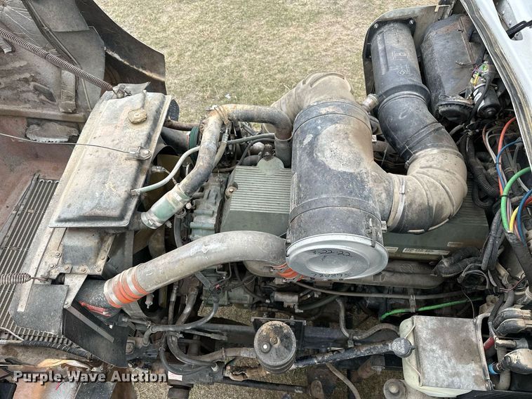 image for item KL9213 1994 Kenworth T800  dump truck