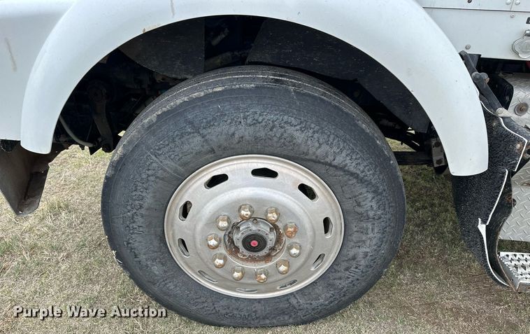 image for item KL9213 1994 Kenworth T800  dump truck