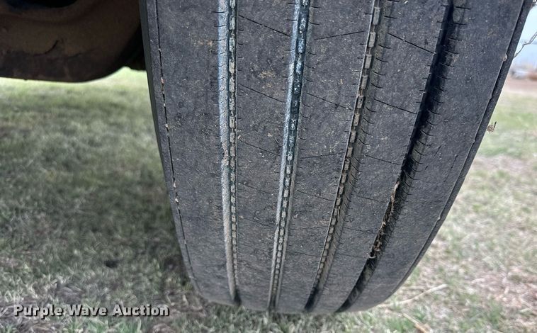 image for item KL9213 1994 Kenworth T800  dump truck