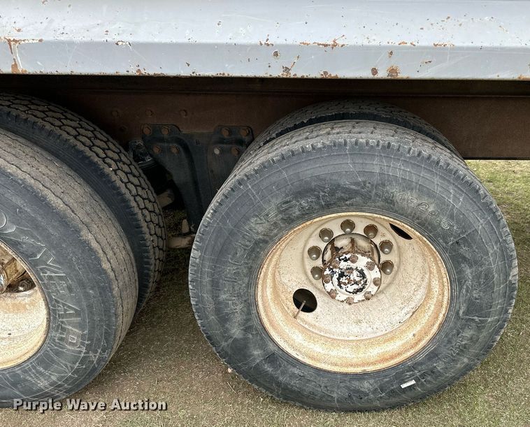 image for item KL9213 1994 Kenworth T800  dump truck