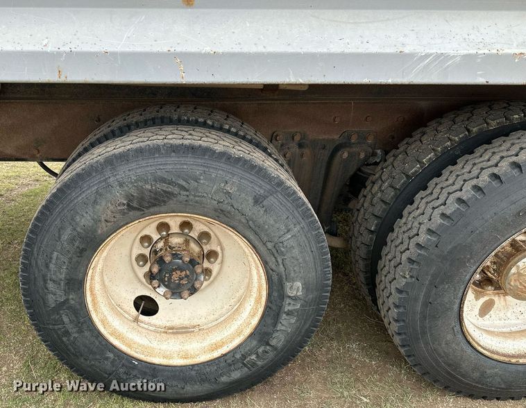 image for item KL9213 1994 Kenworth T800  dump truck