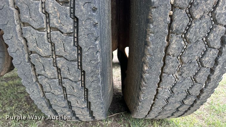 image for item KL9213 1994 Kenworth T800  dump truck