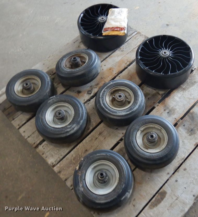 image for item KU9983 Lawn equipment